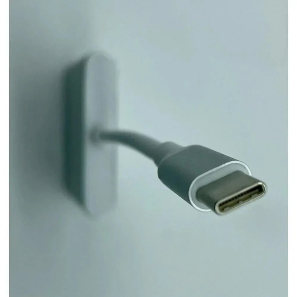 Battony USB C Multiport AV Adapter with 4K HDMI Output USB 3.0 Port & USB-C/F - Picture 4 of 4